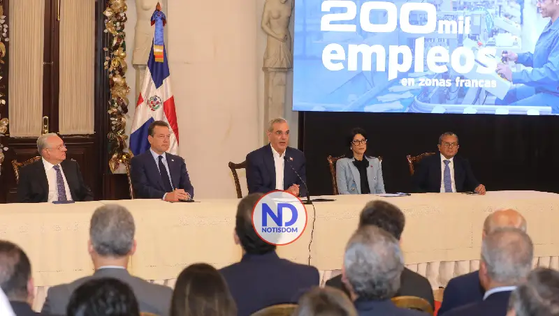 NOTISDOM FOTOS PF2025 2025 12 11T212045.263 200 mil empleos: Abinader celebra récord histórico en zonas francas y su impacto en la economía