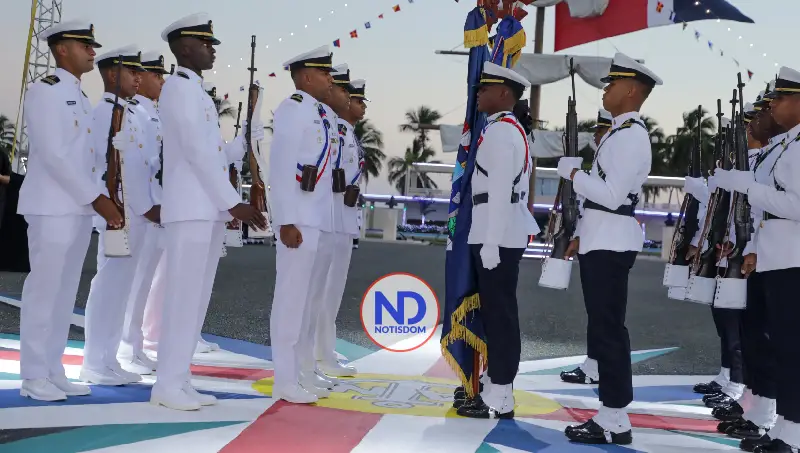 NOTISDOM FOTOS PF2025 2025 12 18T201311.632 Presidente Abinader encabeza graduación de 26 damas y caballeros guardiamarinas