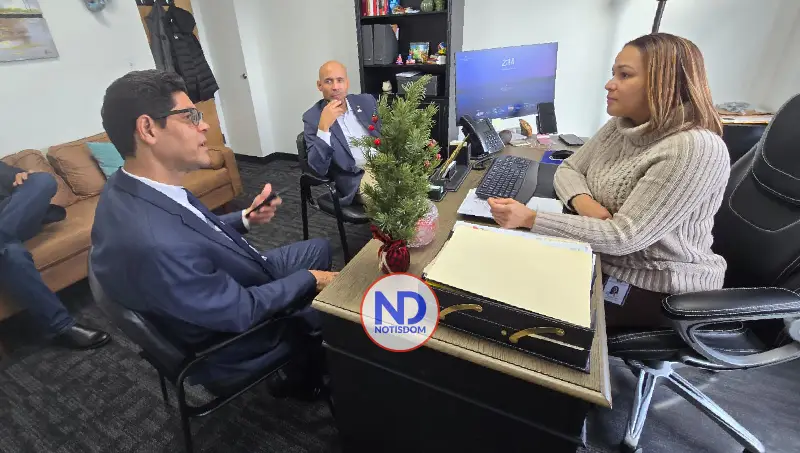 NOTISDOM FOTOS PF2025 2025 12 20T011737.243 Director de Armas de Fuego del MIP visita Consulado Dominicano en NJ y supervisa oficina