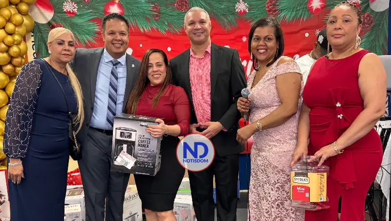 NOTISDOM FOTOS PF2025 2025 12 21T182941.983 Lealtad Política celebra su tradicional gala de Navidad y fin año con gran fiestón 2025 en Nueva York