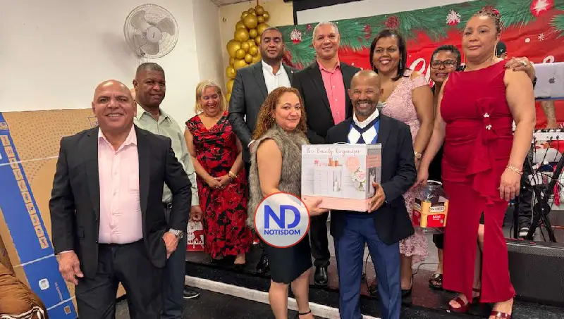 NOTISDOM FOTOS PF2025 2025 12 22T065643.798 Lealtad Política celebra su tradicional gala de Navidad y fin año con gran fiestón 2025 en Nueva York