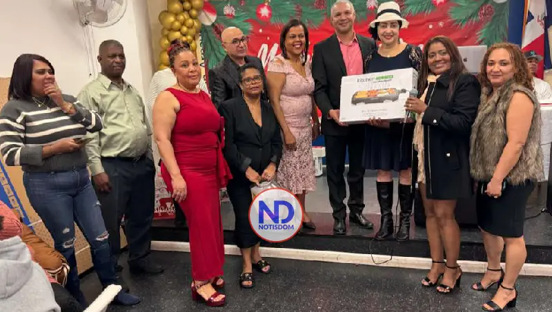 NOTISDOM FOTOS PF2025 2025 12 22T065730.950 Lealtad Política celebra su tradicional gala de Navidad y fin año con gran fiestón 2025 en Nueva York