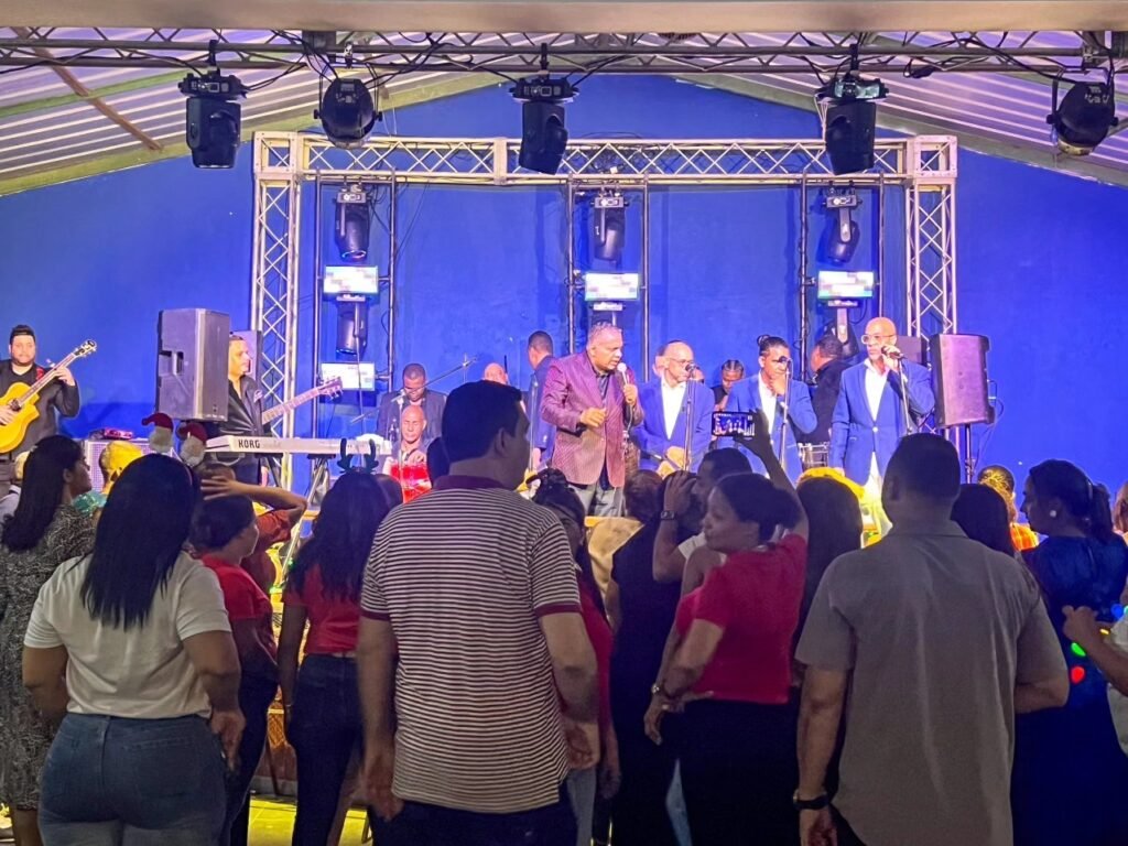 POCHY FAMILIA Pochy Familia elogia gestión de Abinader en concierto en Puerto Plata