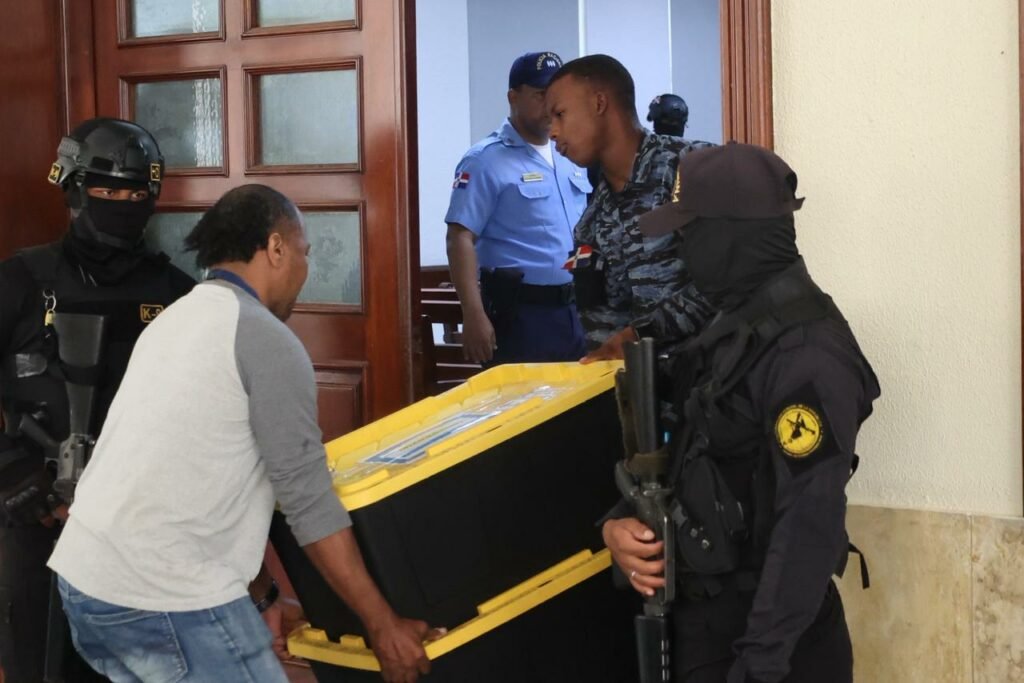 Pruebas contra los implicados en la supuesta trama de corrupcion contra Senasa Presidente Abinader califica como una “traición” el escándalo de corrupción en Senasa