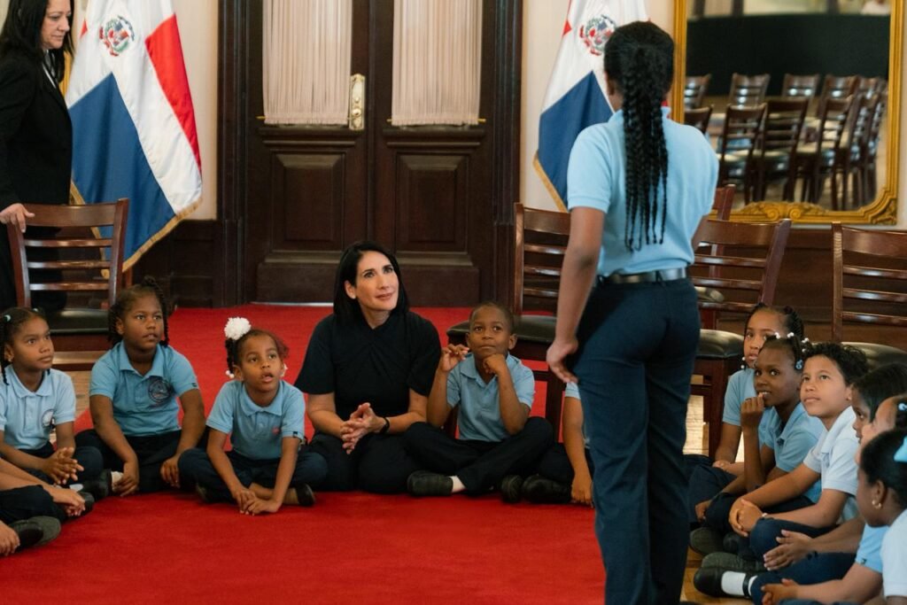 Oficina Primera Dama destaca avances durante el 2025 en niñez y vulnerabilidad 4 RAQUEL ARBAJE JUGUEES 1 Oficina Primera Dama destaca avances durante el 2025 en niñez y vulnerabilidad