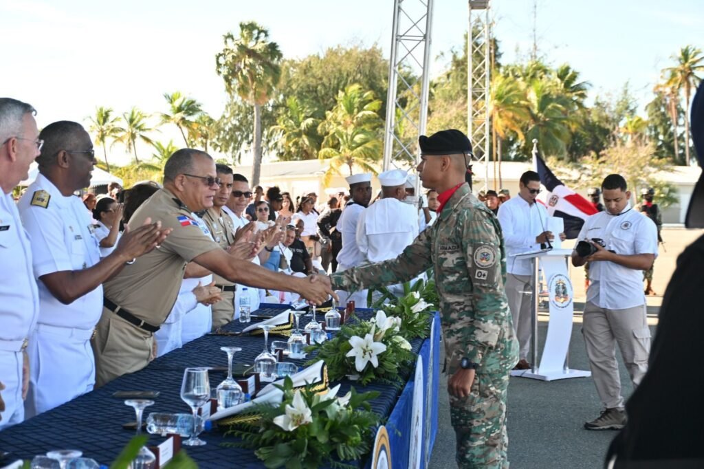 Armada Dominicana 1 Armada Dominicana gradúa 272 nuevos grumetes formados en Las Calderas