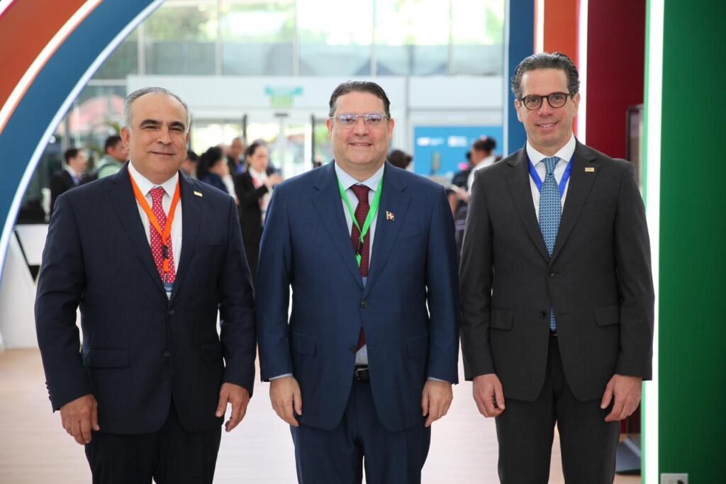 Ministro Sanz Lovatón posiciona a RD como el socio comercial más confiable y estratégico del Caribe 3 Celso Juan Marranzini Cesar R. Dargam Espaillat y Eduardo Yayo Sanz Lovaton Ministro Sanz Lovatón posiciona a RD como el socio comercial más confiable y estratégico del Caribe