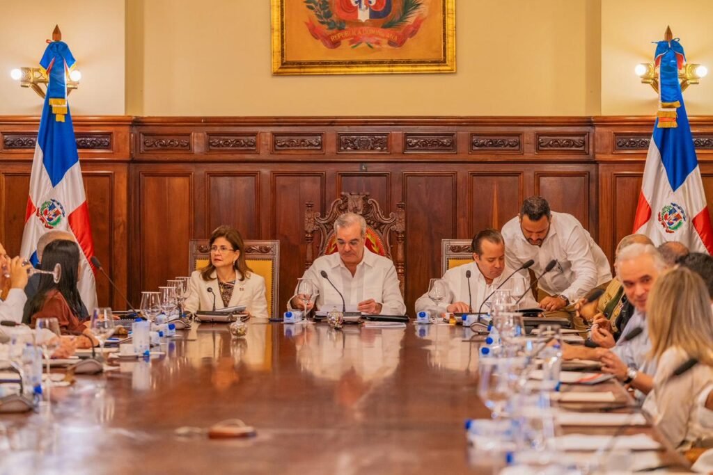 Consejo de Ministros dirigido por el presidente Luis Abinader Ministro De Camps anuncia prioridades educativas dominicanas para el año 2026