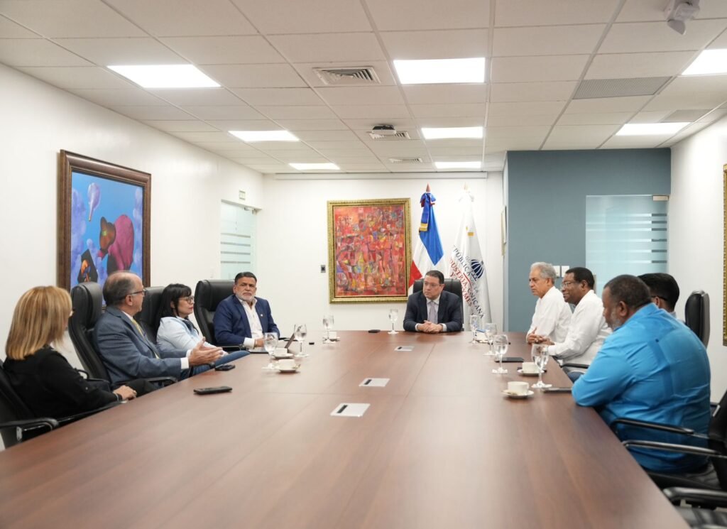 Eduardo Sanz Lovaton Yayo Yayo Lovatón lidera diálogo en busca de consensos sobre Ley de residuos sólidos