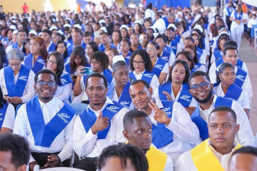 INFOTEP GRADUACION 4 Infotep anuncia ejecutará 49,129 acciones formativas con 918,090 participantes a nivel nacional este año