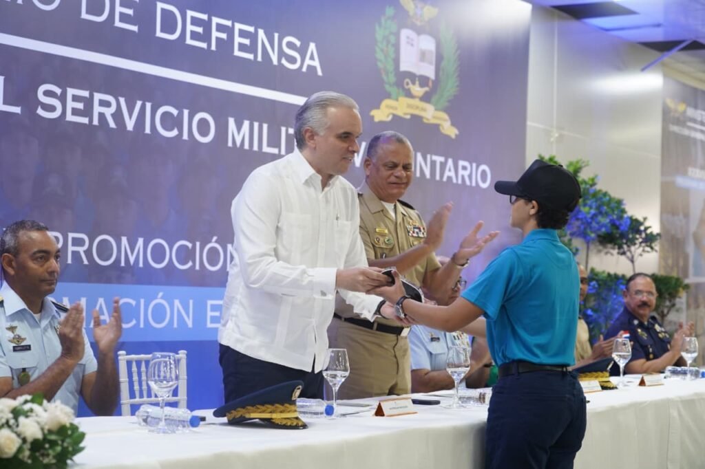 LUIS MIGUEL DECAMPS 1 Reconocen a Luis Miguel De Camps por apoyar formación en valores en juventud dominicana