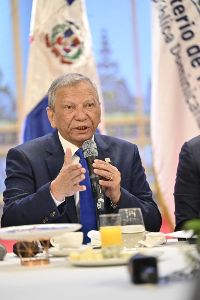 Leonardo Aguilera 4 Banreservas logra acuerdos de inversión superiores a US$6,500 millones en Fitur 2026