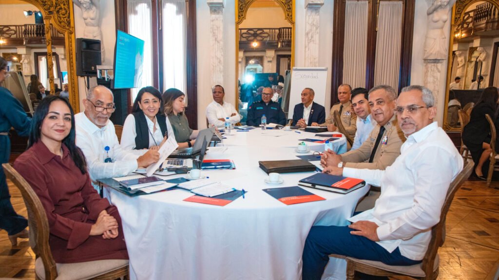 Ministros directores y otros funcionarios El Consejo de Ministros define metas del Gobierno para 2026