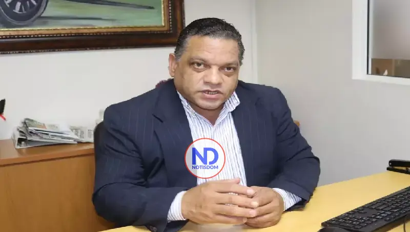 Mario Díaz pide al presidente Abinader que sustituya funcionarios