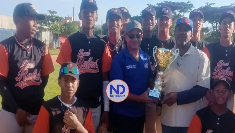 Academia Rafael Báez se corona campeón béisbol provincia SD