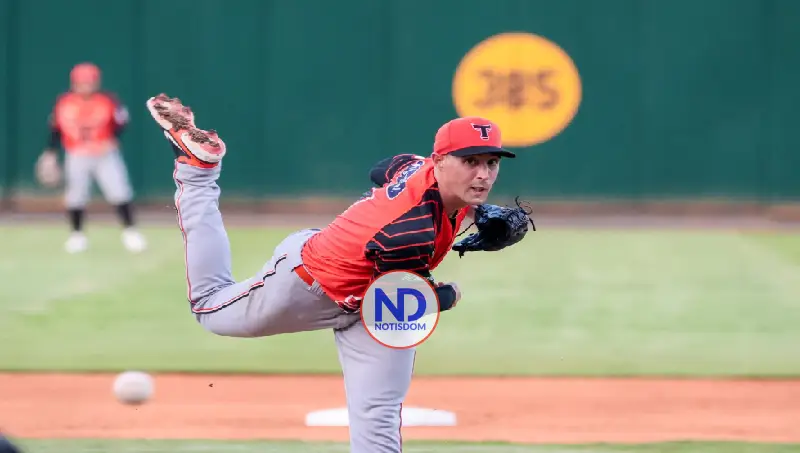 Aaron Sánchez es nombrado Lanzador del Año en la LIDOM 2 Aaron Sánchez es nombrado Lanzador del Año en la LIDOM