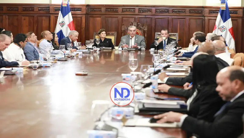 Presidente convoca el Consejo de Ministros para el domingo