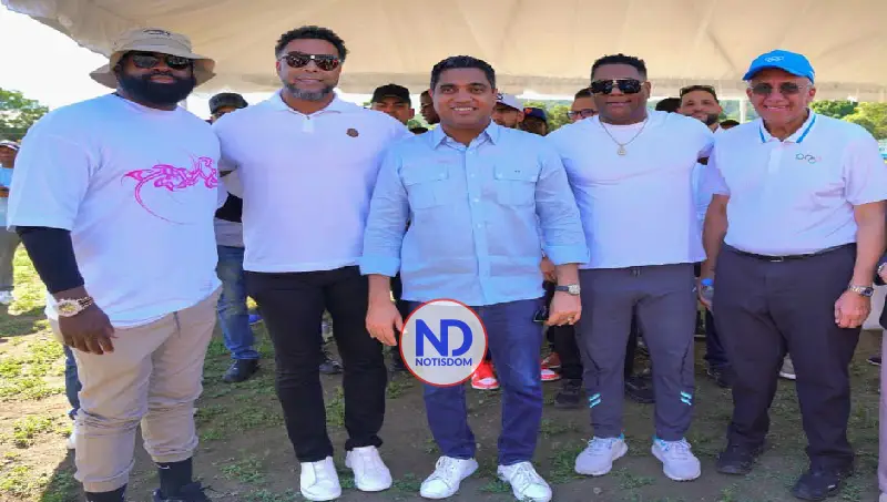 MLB, directiva del Clásico y Fedom impacta más de 200 niños con clínica de béisbol en Baní