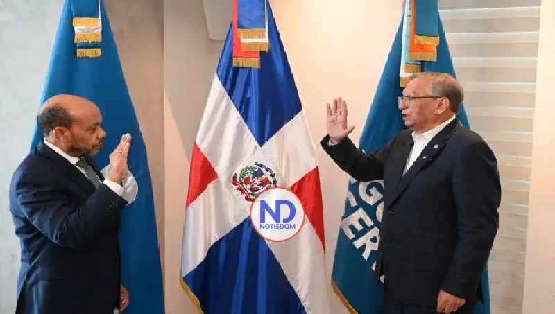 Juramenta a Luis Valdez en Seguros Banco de Reservas