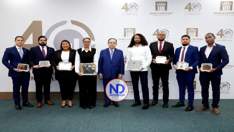 BCRD entrega premios de su concurso anual de economía