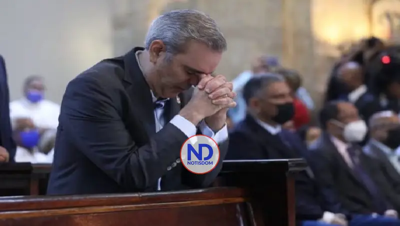 Abinader a la Virgen: “Que su manto nos cubra con fe y paz”