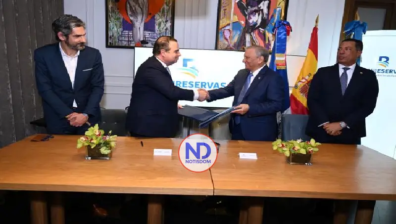 Banreservas RD y el CaixaBank renuevan un acuerdo remesas