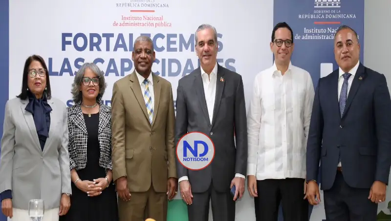 Abinader busca ampliar formación de servidores públicos con 500 becas a través del INAP