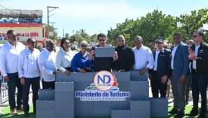 Ministro Collado interviene otra playa de San Pedro de Macorís para mejorar oferta turística