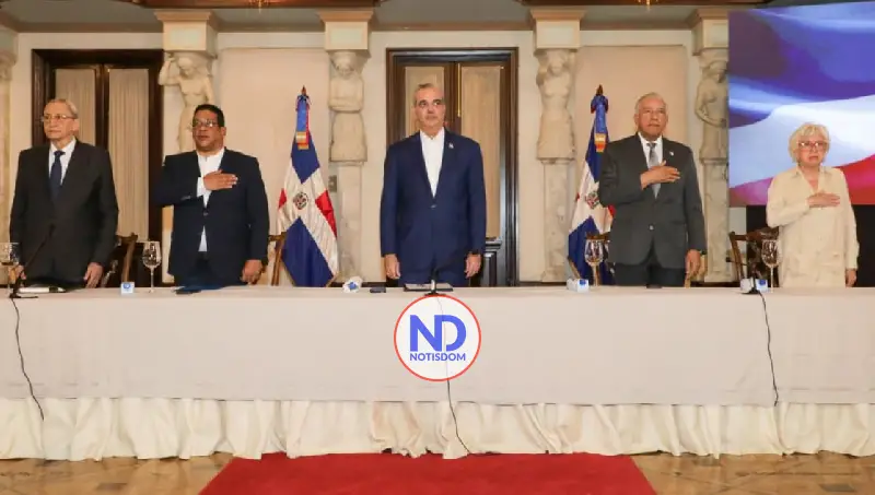 NOTISDOM FOTOS PF2026 2026 01 28T174914.062 Abinader aprueba reglamento de Ley 47-25 para endurecer y transparentar contrataciones públicas