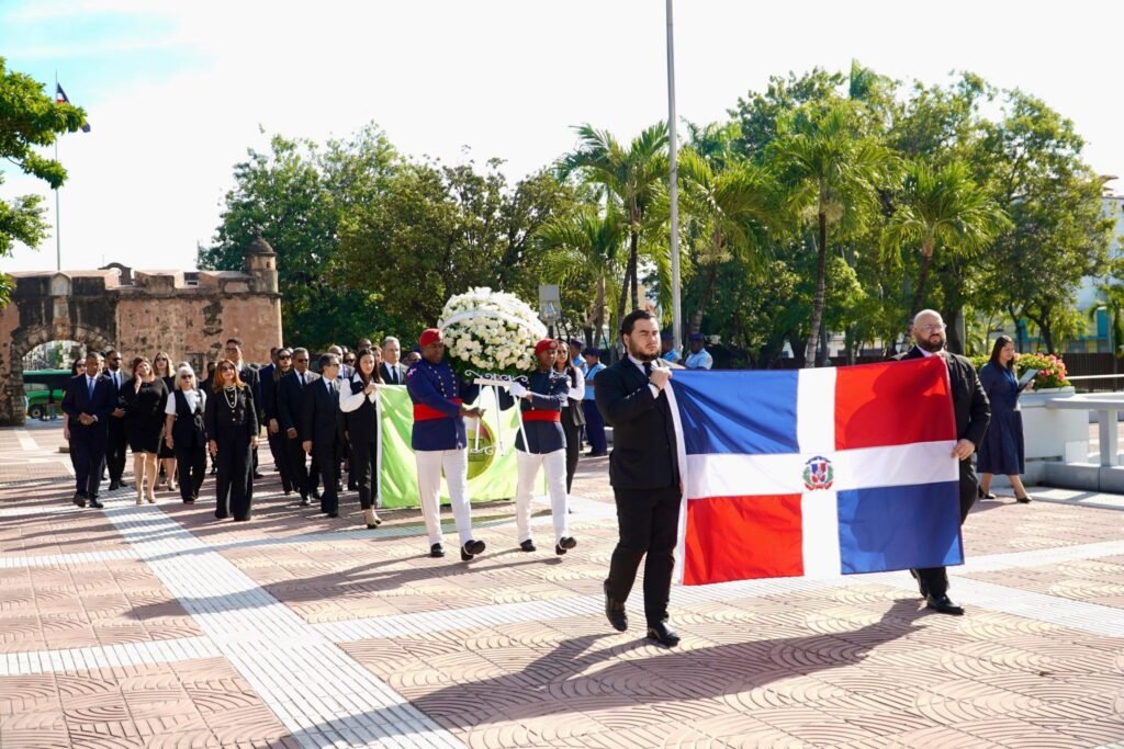 Ofrenda floral Presidente TSE asegura jueces de esa Alta Corte se preparan para elecciones del 2028