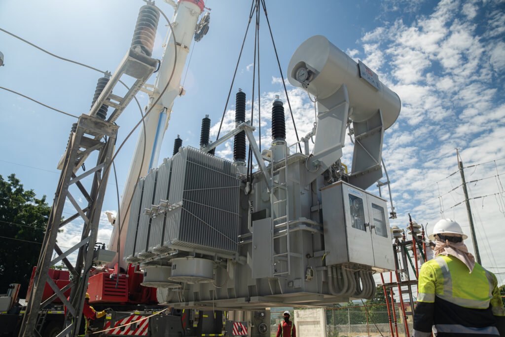 Edesur pone en servicio nuevo transformador de potencia en subestación Barahona 5 Trabajos Barahona 06B Edesur pone en servicio nuevo transformador de potencia en subestación Barahona