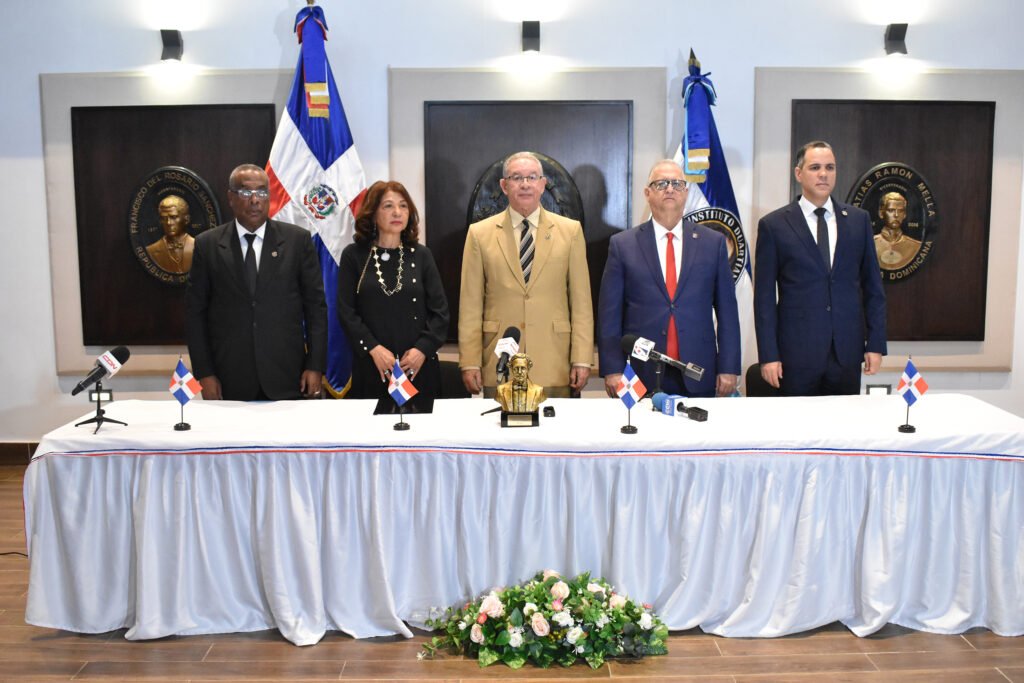 Victor Zabala Danitza Feliz Wilson Gomez Pilia Moreno y Junio Torres Instituto Duartiano alerta sobre «planes» para revertir sentencia 168-13