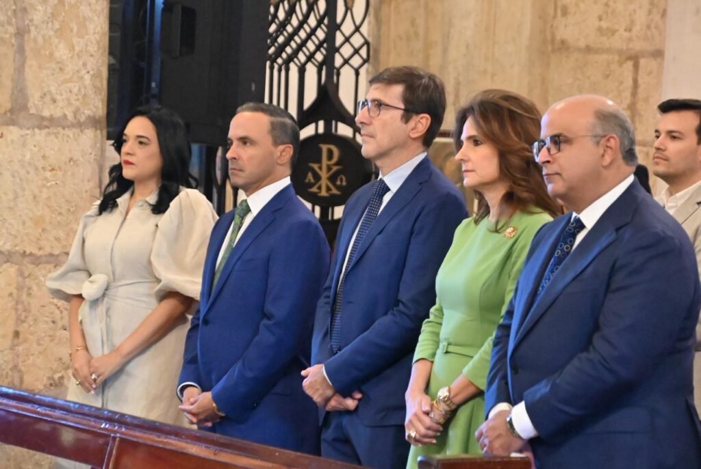 AFP Crecer resalta más de 1.56 millones de afiliados durante misa por su 25 aniversario 3 AFP Crecer 1 AFP Crecer resalta más de 1.56 millones de afiliados durante misa por su 25 aniversario