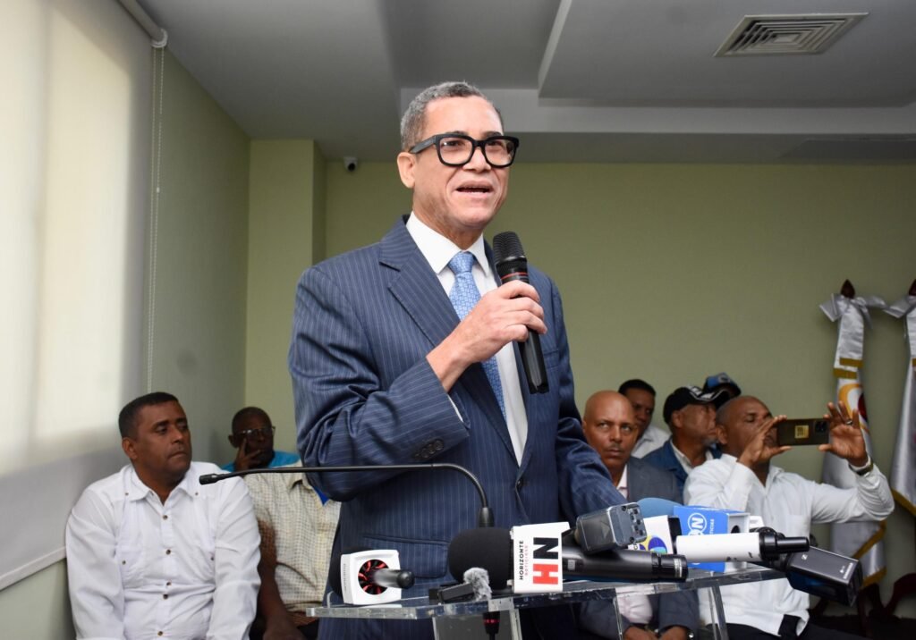 Eddy Olivares 8 Ministerio de Trabajo firma acuerdo de cooperación con Federación Internacional de Transporte