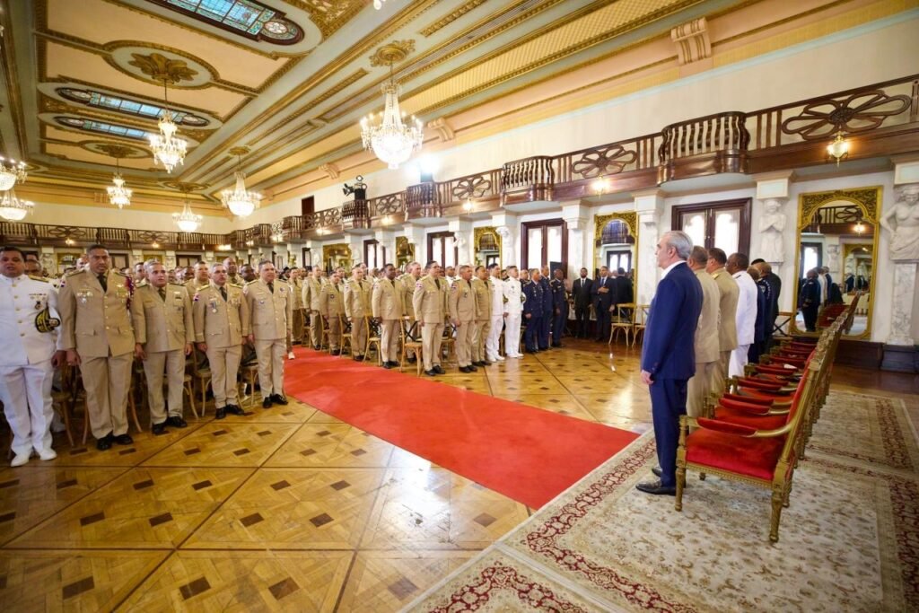 Fuerzas Armadas y la Policia y destaca a RD como faro de paz Abinader reafirma orgullo por las FF. AA. y la Policía; destaca a RD como “faro de paz” en la región