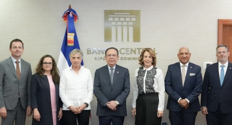 RD tiene sólidos fundamentos económicos, dicen BC y la UE 3 Funcionarios del Banco Central y la Union Europea reunidos en Santo Domingo RD tiene sólidos fundamentos económicos, dicen BC y la UE