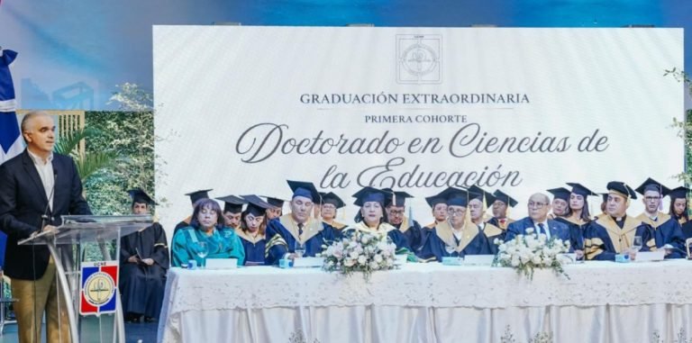 Gradúan los primeros doctores en Ciencias de la Educación RD 3 Luis Miguel Decamps 6 Gradúan los primeros doctores en Ciencias de la Educación RD