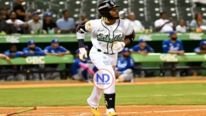 Estrellas firman al jardinero Raimel Tapia por dos años