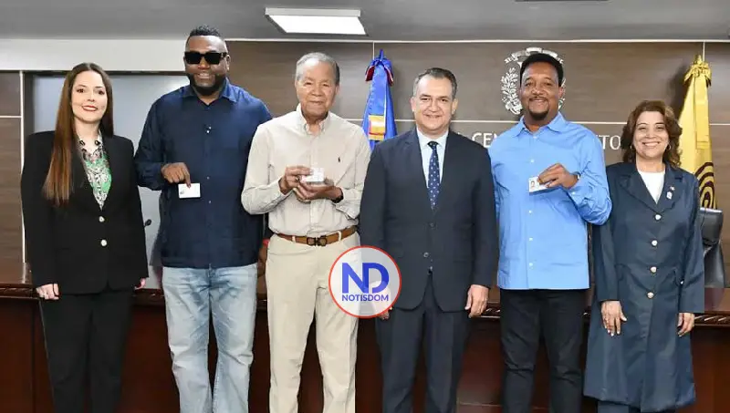 Marichal, Martínez, Guerrero y Ortiz reciben la nueva cédula
