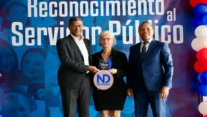 Intrant reconoce por primera vez a 56 servidores públicos por su trayectoria, vocación y transparencia