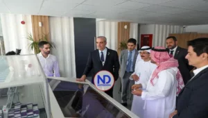Abinader visita instalaciones de DP World en Dubái