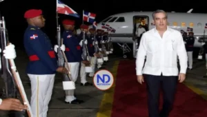 Abinader regresa al país tras participar en Cumbre Mundial de Gobiernos en Emiratos Árabes