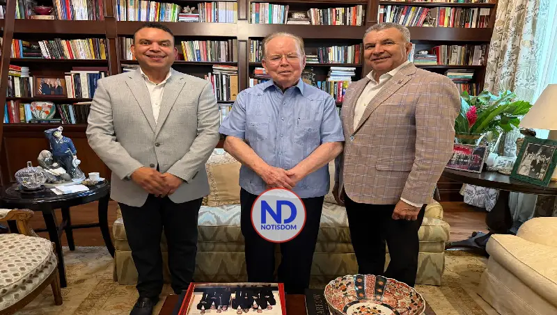 Titular SNS resalta compromiso con salud durante encuentro con empresario Pepín Corripio