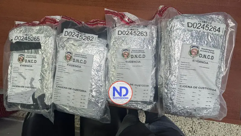 DNCD ocupa 136 paquetes de cocaína en lancha iba a P. Rico