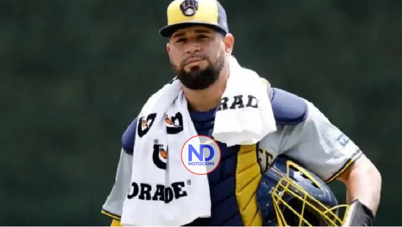 Gary Sánchez firma contrato con los Cerveceros Milwaukee