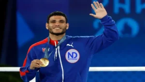 Campeón olímpico cubano triunfa en gran pelea en inicio Copa Independencia de Boxeo
