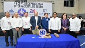Ministerio de Deportes entrega RD$ 1.3 millones Copa de Boxeo