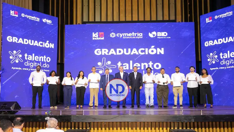 Abinader encabeza graduación 5,000 jóvenes Talento Digital