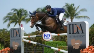 Bancalari se impone en prueba internacional de salto en Florida