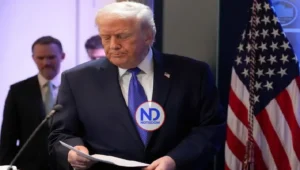 Trump impone arancel global de 10% tras revés con Suprema EU